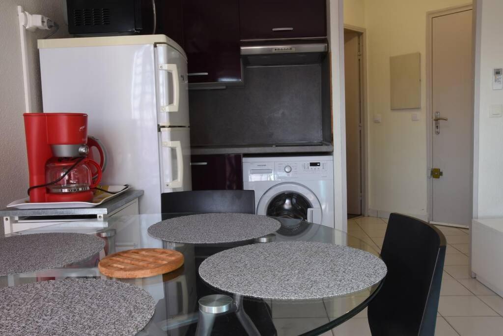 Les Goelettes - Appartement En Rdc Avec Acces Direct A La Plage Saint-Cyprien  Eksteriør bilde